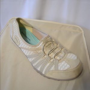 Skechers memory foam sneakers